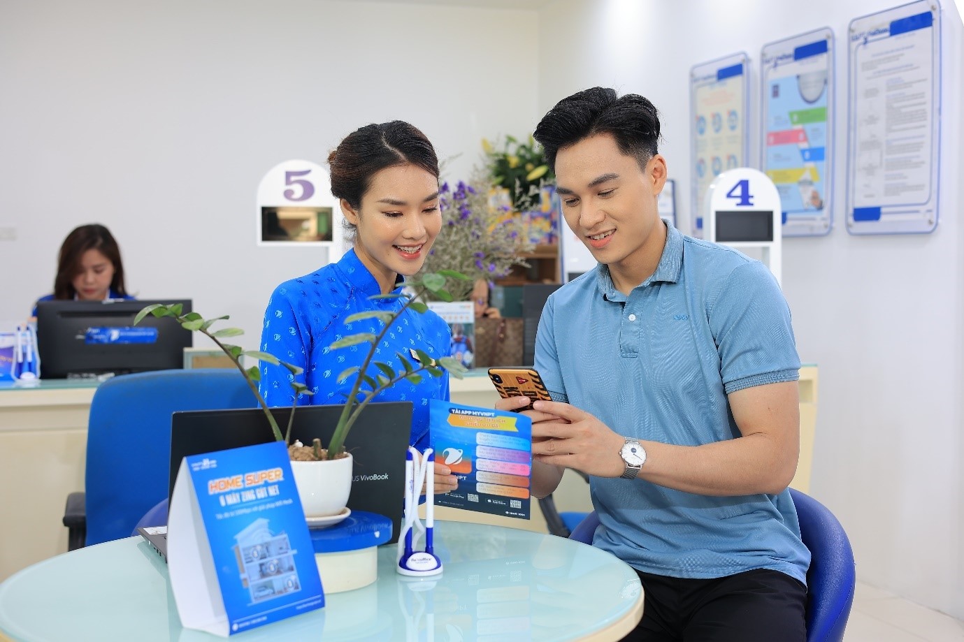 Mạng di động VinaPhone có tốc độ internet nhanh nhất Việt Nam